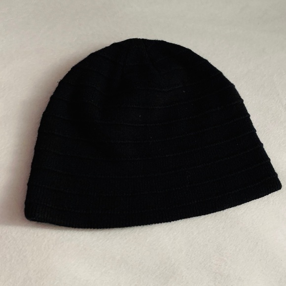 ADIDAS UNISEX WARM HAT 🥶 ❄️ - Picture 3 of 3